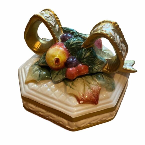 Fitz and Floyd China 1996 Handpainted Snowflakes Fruit Covered Dish - Picture 2 of 10